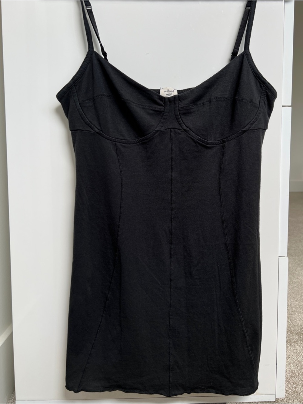 Aritzia Wilfred camisole with Curved Seams and Adjustable Straps